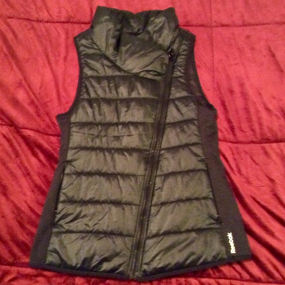 Reebok Jackets & Blazers - NWOT REEBOK PUFFER VEST